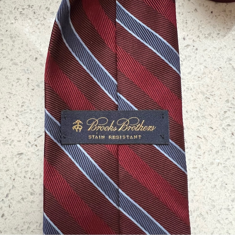 Brooks Brothers 100% Silk Burgundy and Navy Blue Striped Tie - Picture 5 of 10